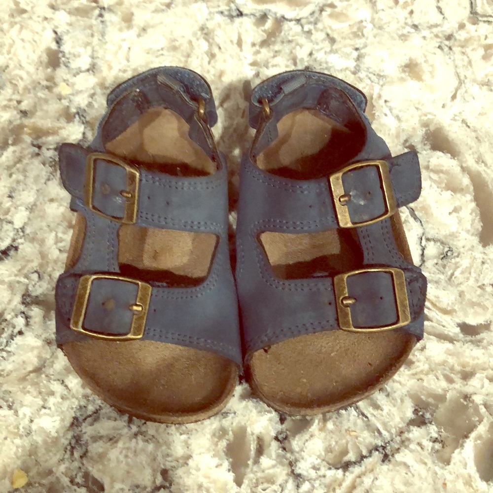 Carters size 5 toddler boy sandals